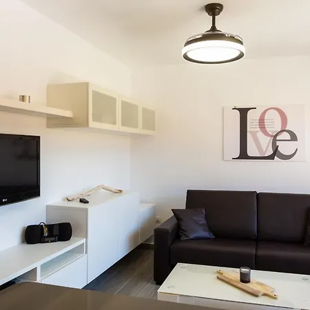 Lägenhet Casa Lucien - Newly Refurbished With Swimming Pool - Ideal For Couples