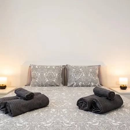 Lägenhet Casa Lucien - Newly Refurbished With Swimming Pool - Ideal For Couples